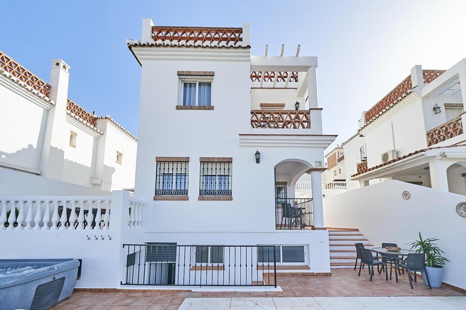 Villa Pura - Private Jacuzzi & Heated Pool Nerja Exterior photo
