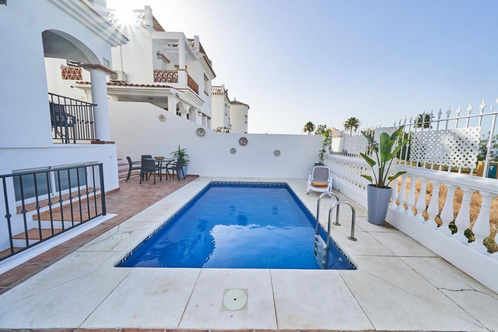 Villa Pura - Private Jacuzzi & Heated Pool Nerja Exterior photo